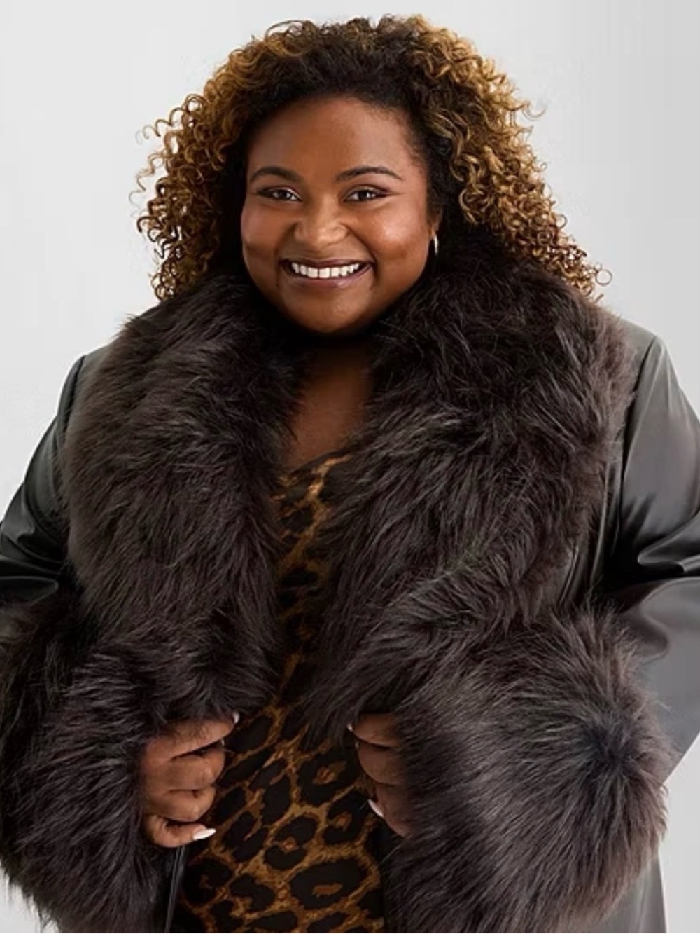 NEW Ashley Graham Dark Brown Fur Wrap Long Coat Women’s Plus Size 0X MSRP $300 - Picture 2 of 12